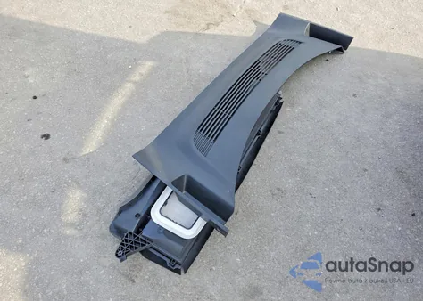 2026 Tesla Model Y z USA, uszkodzony, nr VIN 7SAYGDEE8TA390345